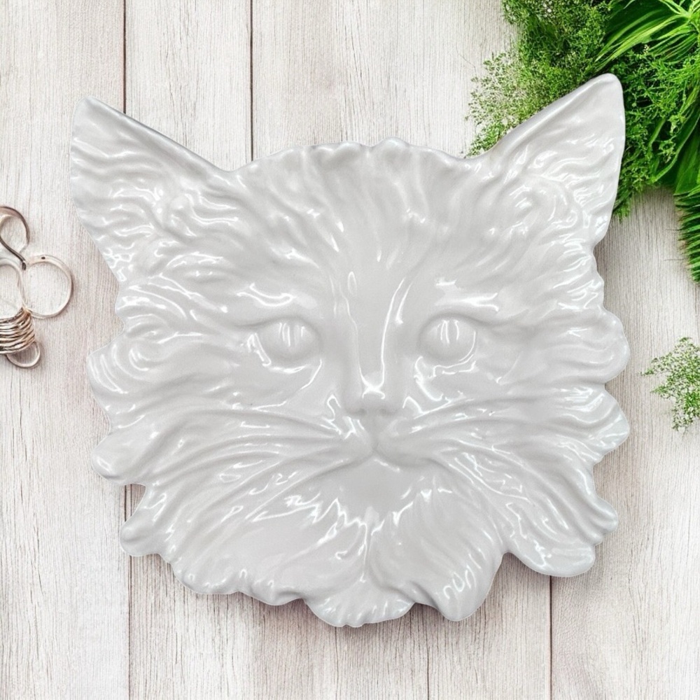 Vintage White Kitty Cat Trinket Dish Wall Hanging